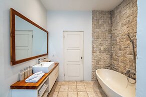 Villa Chloe by Pertama Stay