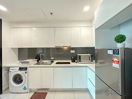 Almas Suites Puteri Harbour by Stayrene