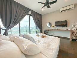 Almas Suites Puteri Harbour by Stayrene