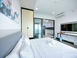 Almas Suites Puteri Harbour by Stayrene