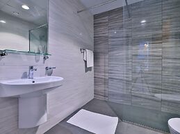 Luxe 1BR Fountain Burj Khalifa by Belvilla