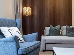 2bed Chic Apt Burj Khalifa Gym/pool by Belvilla