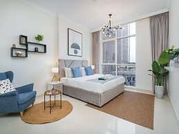 2bed Chic Apt Burj Khalifa Gym/pool by Belvilla