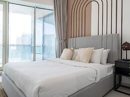 Luxe 4bed Apt Dubai Marina JBR Pool by Belvilla