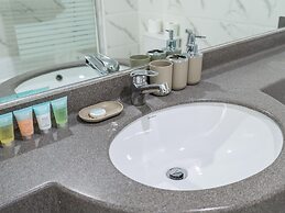 Luxe 4bed Apt Dubai Marina JBR Pool by Belvilla