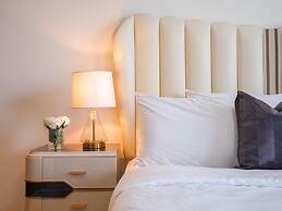 Lux 1BR Apt Burj Khalifa View by Belvilla
