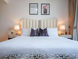 Lux 1BR Apt Burj Khalifa View by Belvilla