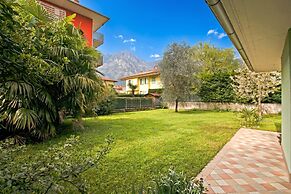 Saras Garden Home