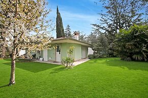 Saras Garden Home