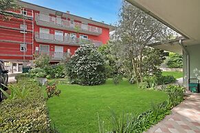 Saras Garden Home