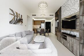 Stayis-Luxury 1 BR with City SkylineView