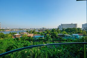 We Hotel Riverfront