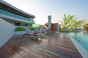 We Hotel Riverfront