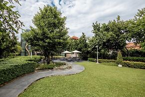 We Hotel Riverfront