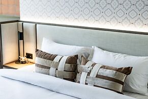 We Hotel Riverfront