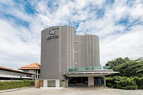 We Hotel Riverfront