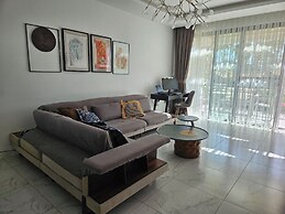 Serene Three-bedroom Retreat in Unforgettable Setting