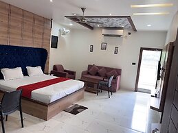 Saini Hotel
