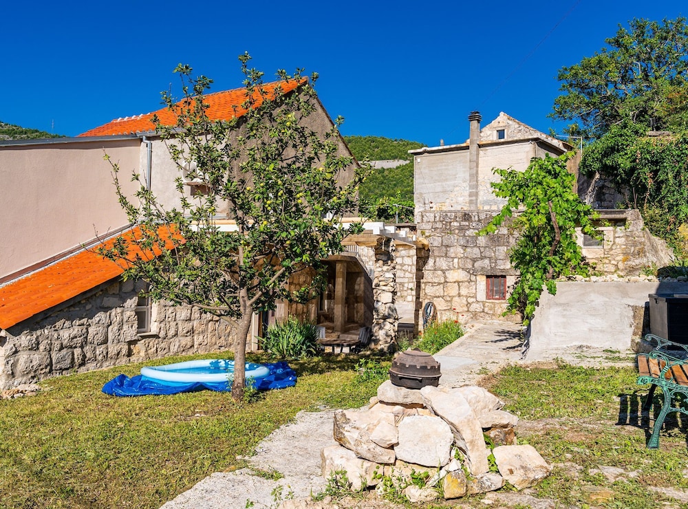 Ranch House Zora