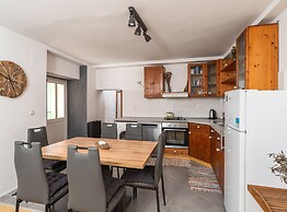 Ranch House Zora