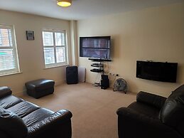 1 Bed Flat - Sleeps 4 - Parking - Wifi