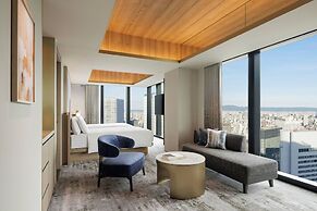 THE OSAKA STATION HOTEL, Autograph Collection