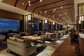 THE OSAKA STATION HOTEL, Autograph Collection