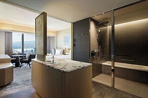 THE OSAKA STATION HOTEL, Autograph Collection