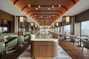 THE OSAKA STATION HOTEL, Autograph Collection