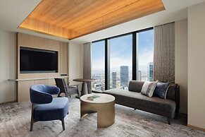 THE OSAKA STATION HOTEL, Autograph Collection
