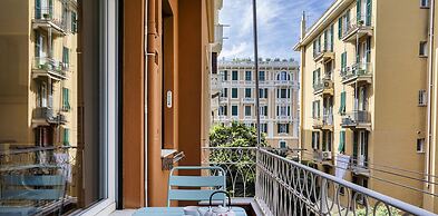 Light Apartment in Albaro