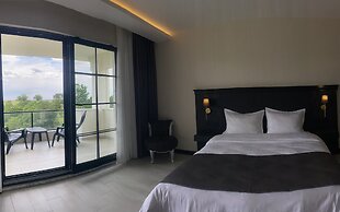 The Reference Club Restaurant & Accommodation