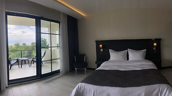 The Reference Club Restaurant & Accommodation