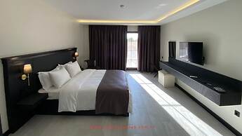 The Reference Club Restaurant & Accommodation
