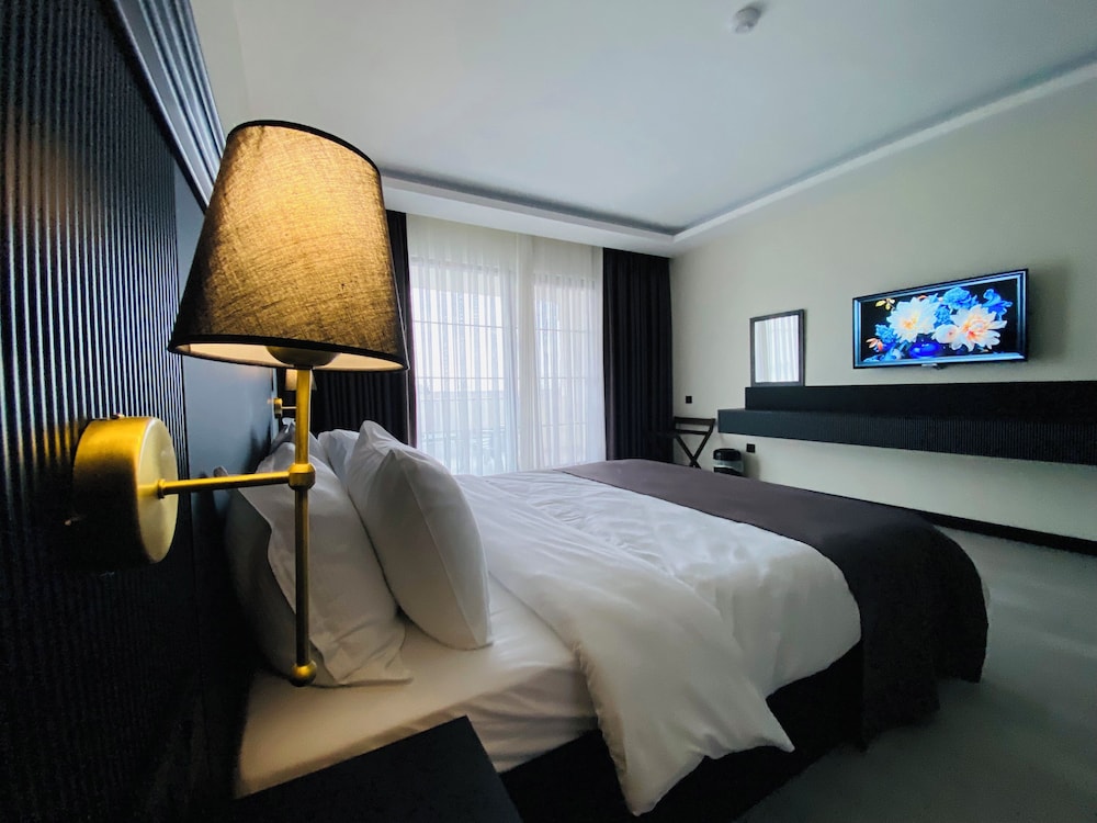 The Reference Club Restaurant & Accommodation