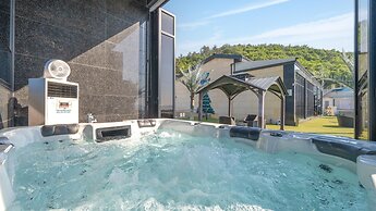 Yeosu Kinolkids Poolvilla