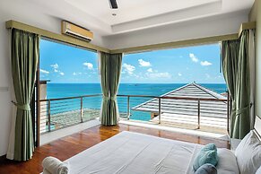 Villa Azure with Infinity Pool