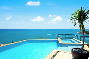 Villa Azure with Infinity Pool