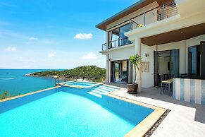 Villa Azure with Infinity Pool
