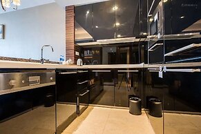 Side Apartment