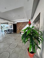 Rose Land Hotel