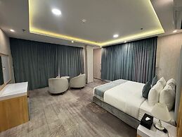 Rose Land Hotel