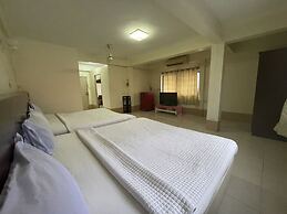 OYO 75494 President Apartment