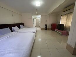 OYO 75494 President Apartment