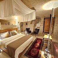 Memories Cave House