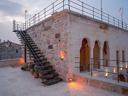 Memories Cave House