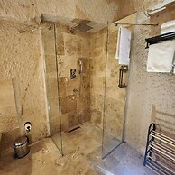 Memories Cave House