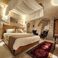 Memories Cave House