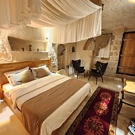 Memories Cave House