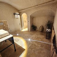 Memories Cave House